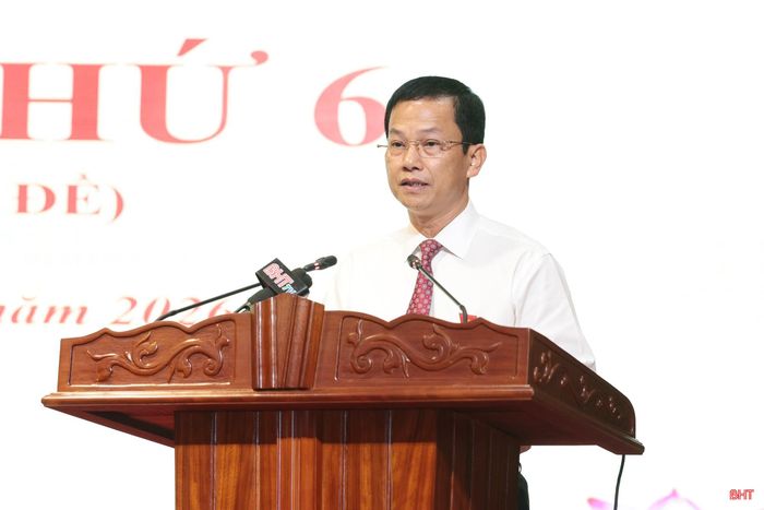 Đồng chí Nguyễn Trọng Hiếu – tân Phó Chủ tịch UBND tỉnh phát biểu nhận nhiệm vụ.