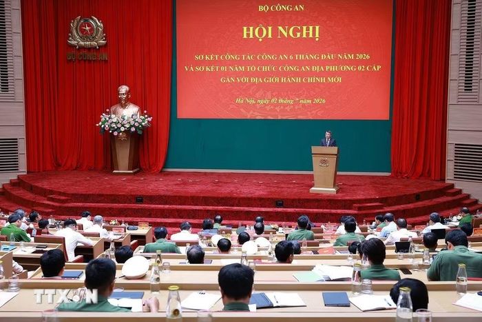 Thủ tướng Lê Minh Hưng chỉ đạo Hội nghị sơ kết công tác công an 6 tháng đầu năm 2026. (Ảnh: Dương Giang/TTXVN)