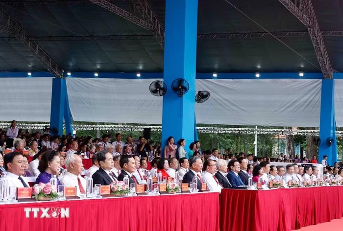 Tổng Bí thư, Chủ tịch nước Tô Lâm, các đồng chí lãnh đạo, nguyên lãnh đạo Đảng, Nhà nước dự Lễ kỷ niệm. (Ảnh: Thống Nhất/TTXVN) 