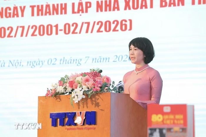 Giám đốc Nhà xuất bản Thông tấn Phùng Thị Mỹ phát biểu. (Ảnh: Minh Quyết/TTXVN)