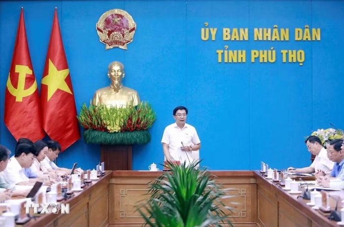Ông Nguyễn Minh Sơn, Phó Chủ nhiệm Ủy ban Kinh tế và Tài chính của Quốc hội, chủ trì buổi làm việc tại UBND tỉnh Phú Thọ về Dự án đầu tư xây dựng đường Vành đai 5 - Vùng Thủ đô Hà Nội. (Ảnh: Hoàng Hùng/TTXVN)