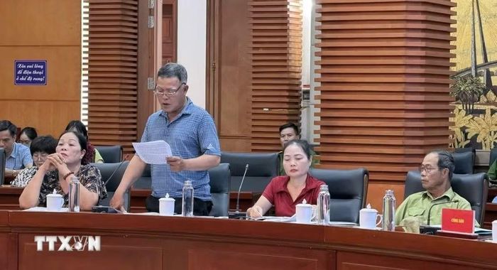 Đại diện các hộ dân phát biểu. (Ảnh: Minh Huệ/TTXVN)