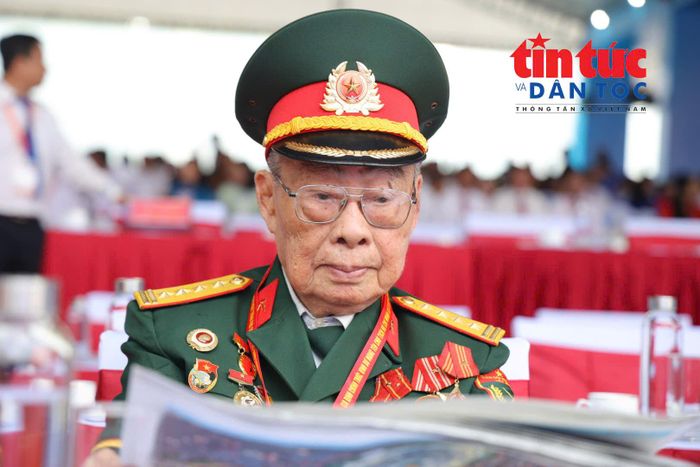 Đại tá Trần Thăng Phúc, cán bộ lão thành Cách mạng, tham dự sự kiện.