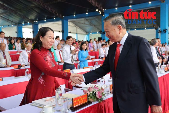 Tổng Bí thư, Chủ tịch nước Tô Lâm đến dự chương trình Lễ kỷ niệm 50 năm Ngày thành phố Sài Gòn - Gia Định chính thức vinh dự mang tên Chủ tịch Hồ Chí Minh