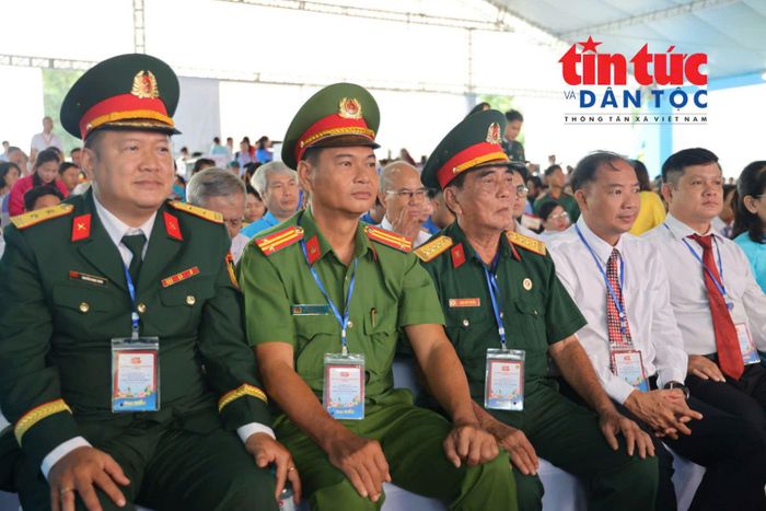Đại biểu và khách mời tham dự Lễ kỷ niệm 50 năm Ngày thành phố Sài Gòn - Gia Định chính thức vinh dự mang tên Chủ tịch Hồ Chí Minh tại Hội trường Thống Nhất.