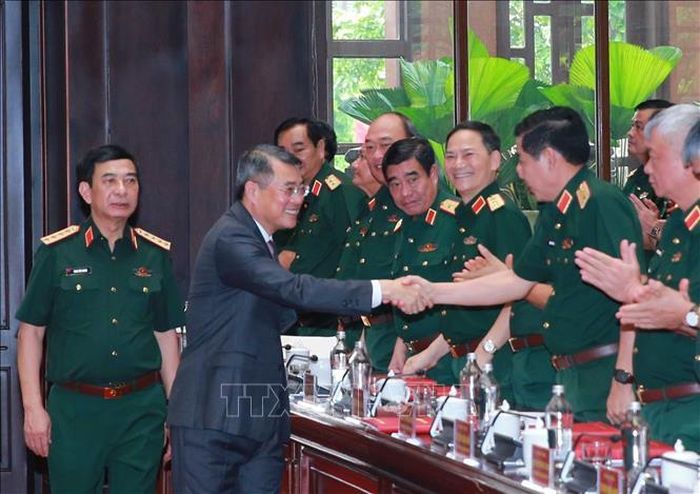 Thủ tướng Lê Minh Hưng với các đại biểu. Ảnh: Trọng Đức/TTXVN