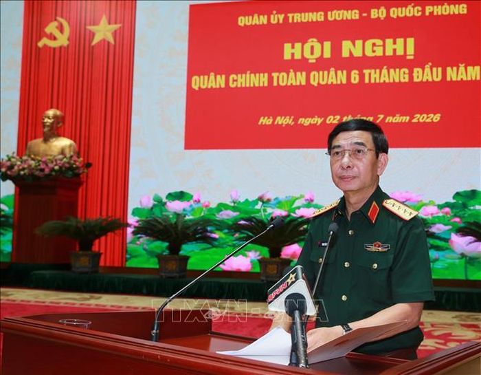 Đại tướng Phan Văn Giang, Ủy viên Bộ Chính trị, Phó Thủ tướng, Phó Bí thư Quân ủy Trung ương, Bộ trưởng Bộ Quốc phòng phát biểu. Ảnh: Trọng Đức/TTXVN