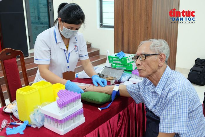 Việc đẩy mạnh tổ chức triển khai thu nhận mẫu ADN cho thân nhân của liệt sĩ chưa xác định được danh tính giúp tháo gỡ nỗi trăn trở kéo dài của hàng nghìn gia đình.