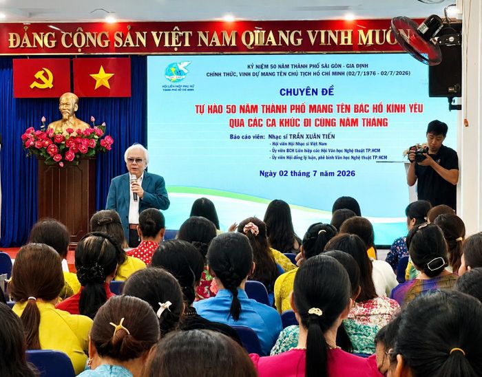 Hội Liên hiệp Phụ nữ TP Hồ Chí Minh tổ chức chuyên đề "Tự hào 50 năm thành phố mang tên Bác Hồ kính yêu qua các ca khúc đi cùng năm tháng".