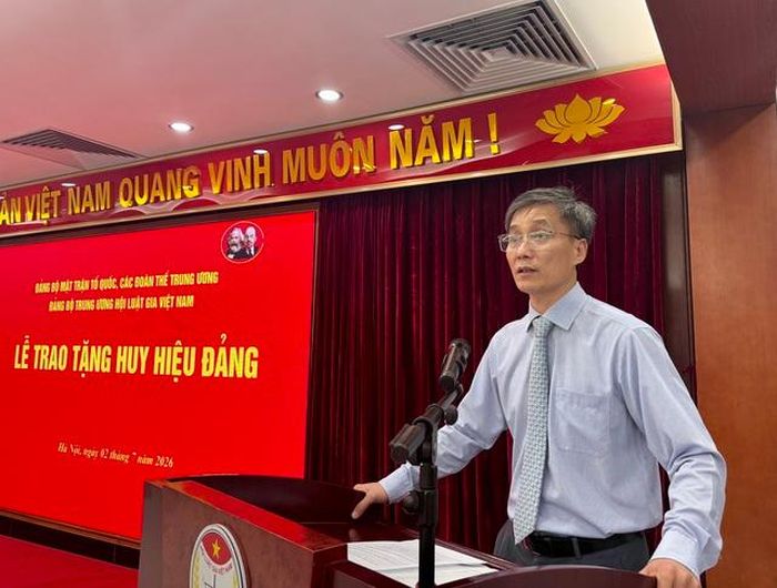 Đồng chí Nguyễn Khánh Ngọc – Bí thư Đảng ủy, Chủ tịch Hội Luật gia Việt Nam phát biểu.