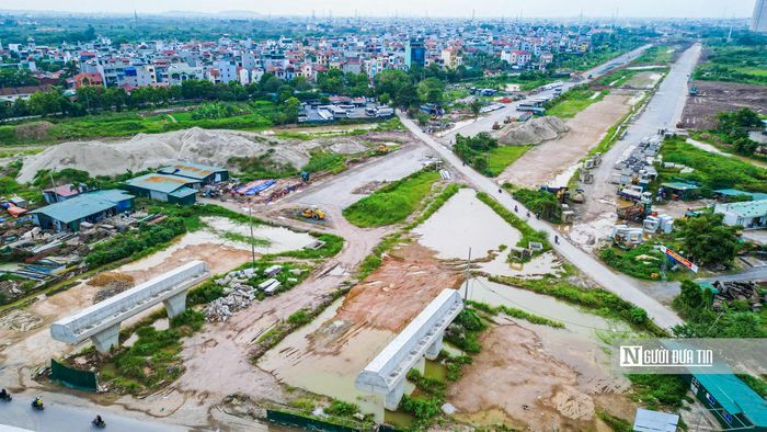 Dự án cải tạo, nâng cấp Quốc lộ 6 đoạn Ba La - Xuân Mai (Tp.Hà Nội) được khởi công cuối năm 2022 dài khoảng 21,7 km, từ phường Yên Nghĩa đến xã Xuân Mai, được thiết kế với mặt cắt ngang 50-60 m, vận tốc 80-100 km/h.