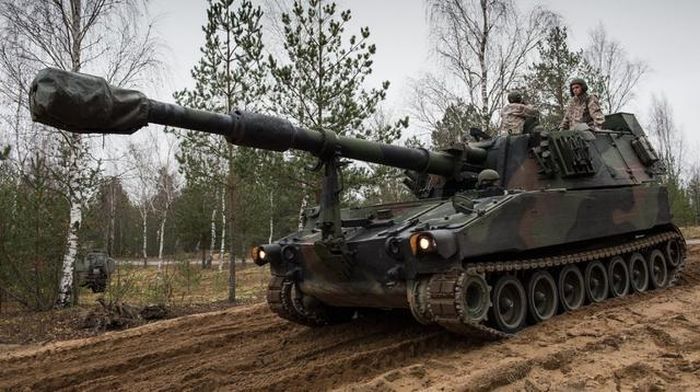 Tổng thư ký NATO Mark Rutte cảnh báo rằng một khi xung đột nổ ra, những tờ USD hay Euro không thể ngăn chặn một quả tên lửa hay một cỗ xe tăng. Ảnh: Militarnyi