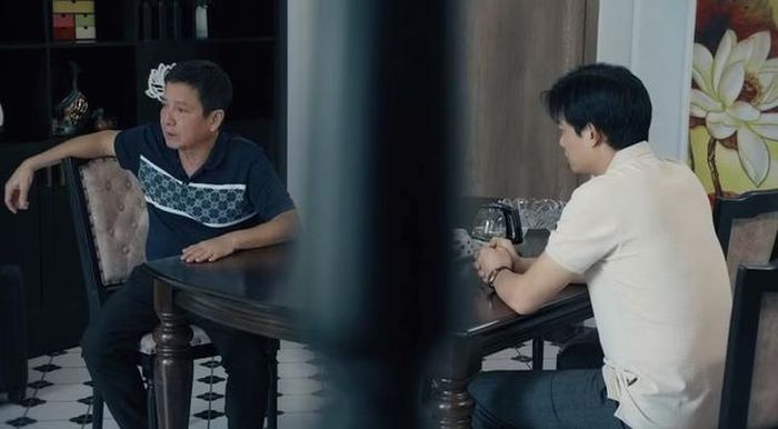 Cảnh ông Đăng nghẹn ngào trước con rể khiến người xem xúc động.