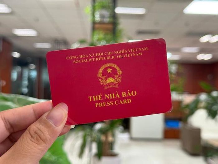 Gia hạn thời hạn sử dụng thẻ nhà báo kỳ hạn 2021-2025 đến hết ngày 30/9/2026 (Ảnh: Hoàng Bích).
