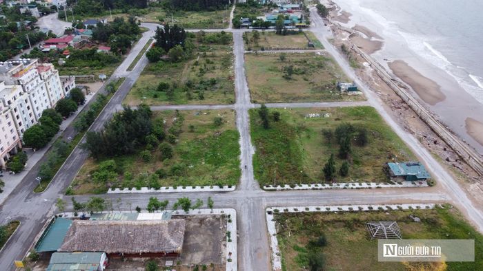 Chủ đầu tư dự án còn tự ý phân lô để chuyển nhượng cho nhiều cá nhân khác trái quy định.