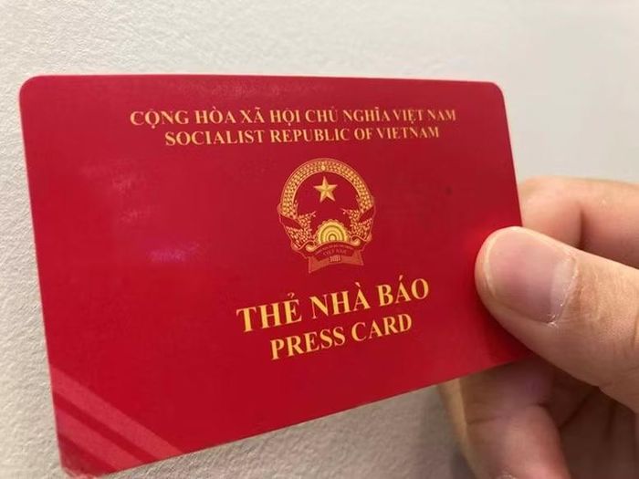 Thẻ nhà báo kỳ hạn 2021-2025 tiếp tục được gia hạn đến hết ngày 30/9/2026. Ảnh: VGP.