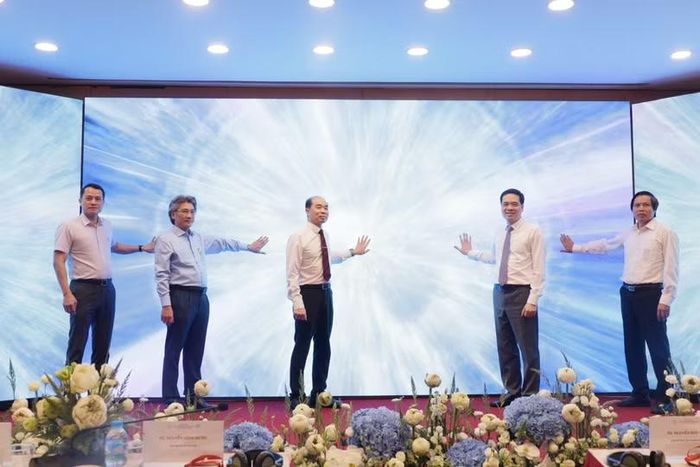 Ra mắt hai sáng kiến AI trong hỗ trợ dược lâm sàng.