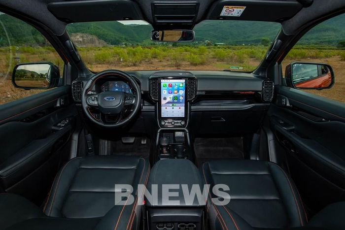 Nội thất phiên bản cao cấp nhất Ford Ranger Wildtrak 3.0 V6 diesel