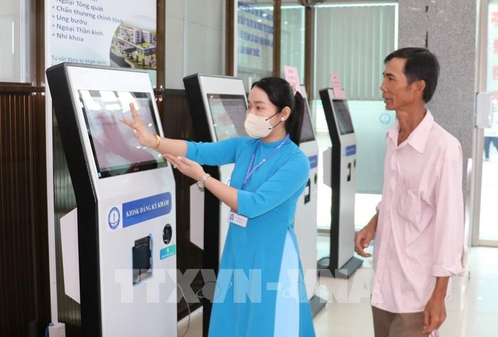 Tỉnh Đồng Tháp đã và đang triển khai sâu rộng Nghị quyết số 57-NQ/TW ngày 22/12/2024 của Bộ Chính trị về đột phá phát triển khoa học công nghệ, đổi mới sáng tạo và chuyển đổi số nhằm thúc đẩy xây dựng chính quyền hiện đại, nâng cao hiệu quả phục vụ người dân. Ảnh: Hữu Chí - TTXVN