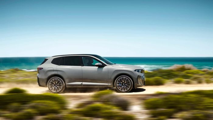BMW ước tính bản điện có thể đi tối đa khoảng 700 km, mỗi lần sạc.