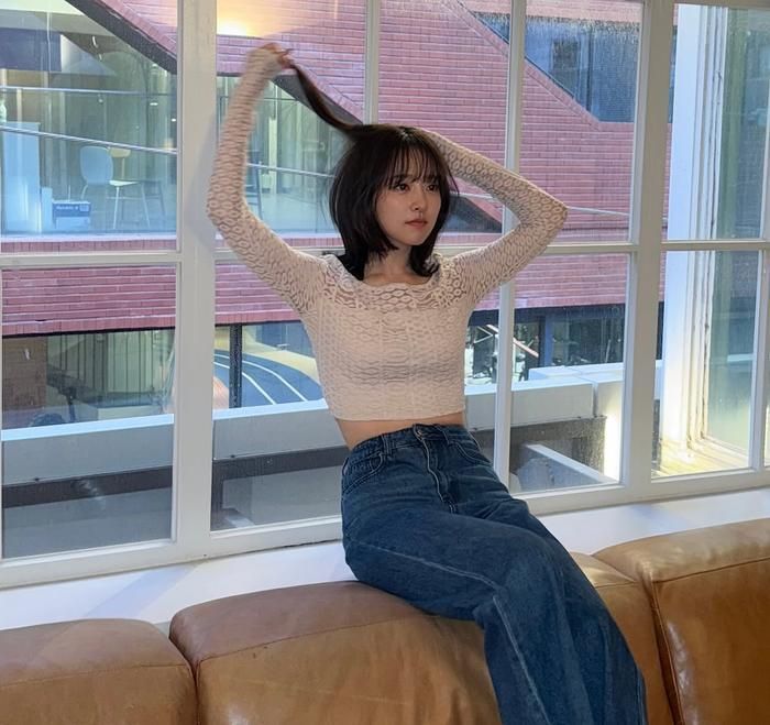Park Bo Young diện áo xuyên thấu "nửa kín, nửa hở". Ảnh: IGNV