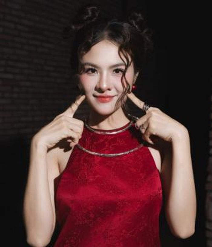Nhan sắc xinh đẹp của Vân Trang dù đã là mẹ 4 con. Ảnh: FBNV