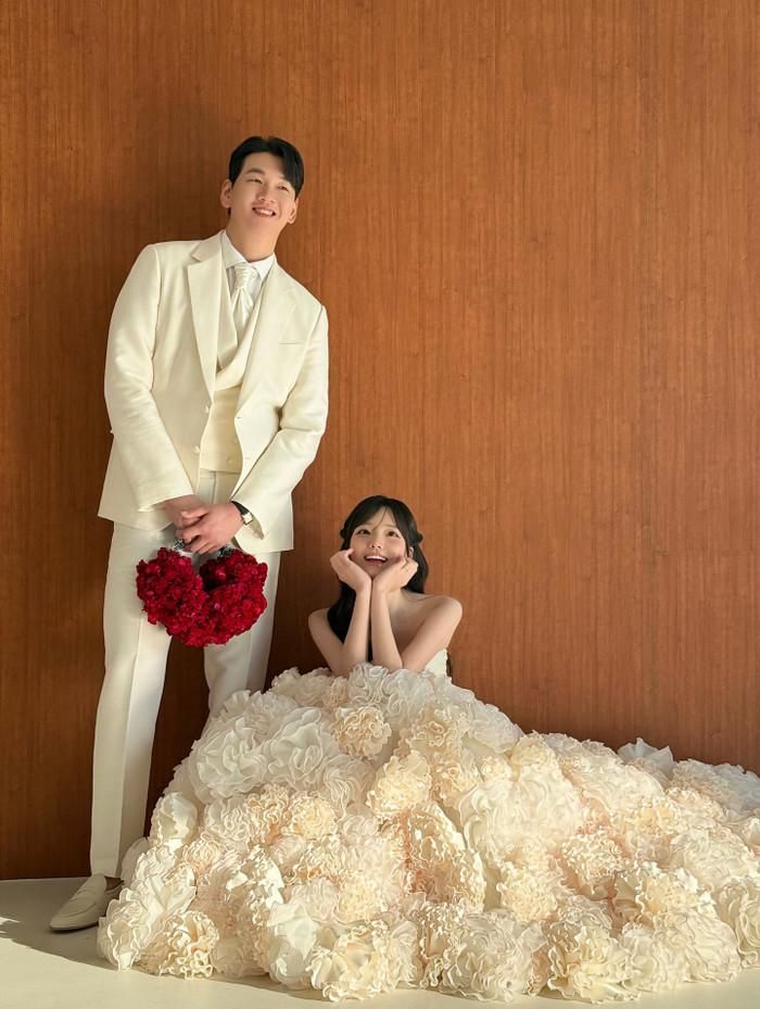 Ảnh cưới ngọt ngào của Park Min Jung và Song Hyeong Joo. (Nguồn: Instagram nhân vật)
