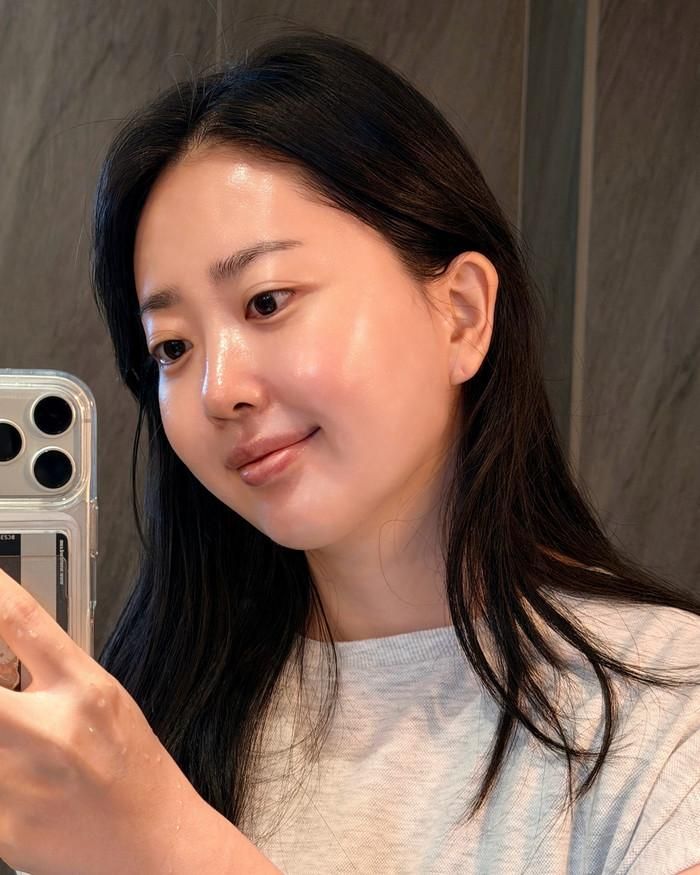 Cận cảnh làn da căng bóng, mịn màng của bà xã MC Park Soo Hong sau giảm cân. (Nguồn: Instagram nhân vật)