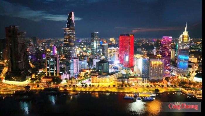 Nửa thế kỷ mang tên Bác, TP. Hồ Chí Minh không ngừng đổi mới, khẳng định vị thế đầu tàu kinh tế cả nước.