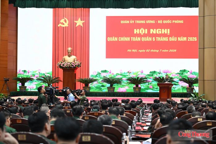 Đại tướng Phan Văn Giang, Ủy viên Bộ Chính trị, Phó Bí thư Quân ủy Trung ương, Phó Thủ tướng Chính phủ, Bộ trưởng Bộ Quốc phòng chủ trị hội nghị. Ảnh: Nguyên Khánh