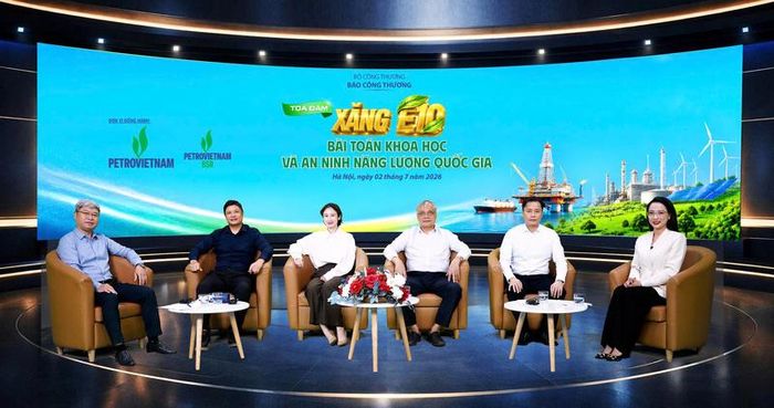 Quang cảnh tọa đàm. Ảnh: Quốc Chuyển