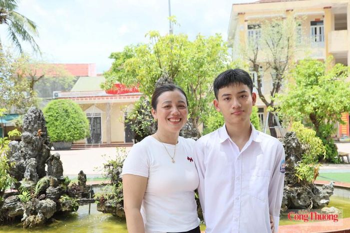 Chị Trường bày tỏ niềm tự hào về cậu con trai khi đạt số điểm đáng mơ ước. Ảnh: Cẩm Thịnh