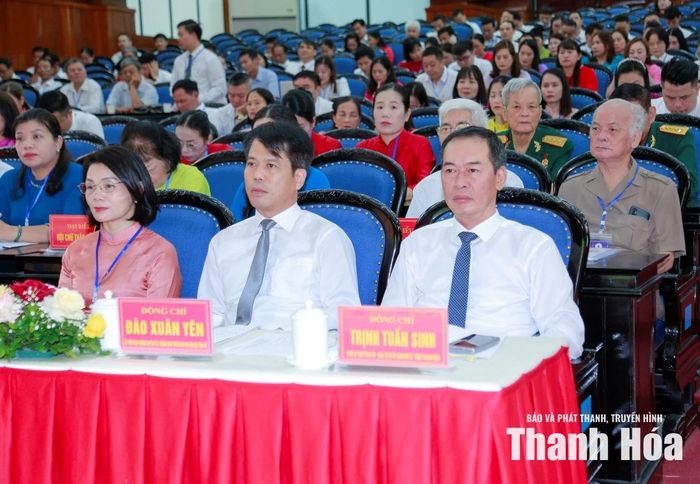 Phó Bí thư Tỉnh ủy Trịnh Tuấn Sinh và các đồng chí lãnh đạo tỉnh dự Đại hội.