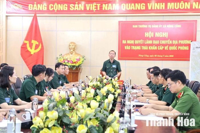 Hội nghị Ban Thường vụ Đảng ủy xã ra nghị quyết lãnh đạo chuyển địa phương vào trạng thái khẩn cấp về quốc phòng.