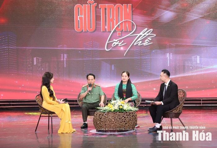 Đại tá Lê Ngọc Anh, Phó Giám đốc Công an tỉnh tham gia giao lưu tại chương trình.