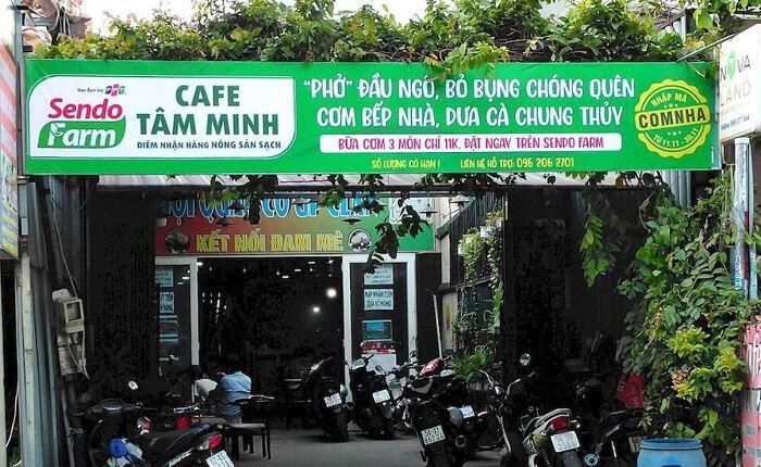 Hộ kinh doanh hợp tác với Sendo Farm để trở thành điểm giao nhận hàng. Ảnh: Sen Đỏ.