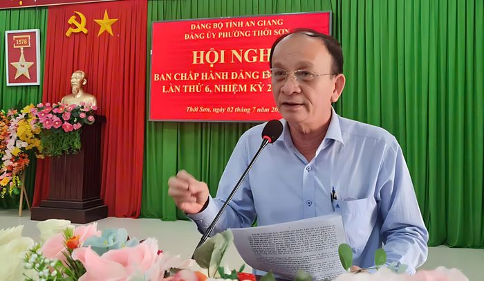Bí thư Đảng ủy, Chủ tịch HĐND phường Thới Sơn Nguyễn Văn Tứ phát biểu chỉ đạo hội nghị.