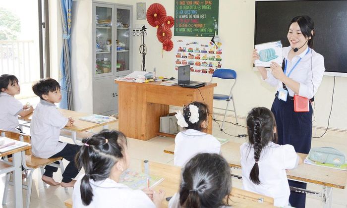  Nhờ kết nối Internet, học sinh Trường Tiểu học Tây Yên Tử có giờ học ngoại ngữ chất lượng hơn. 