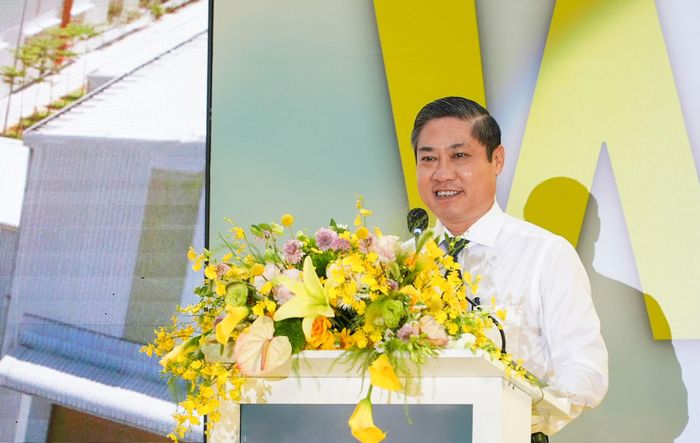 Phó Chủ tịch UBND thành phố Phan Thái Bình phát biểu tại buổi lễ. Ảnh: HỒ QUÂN