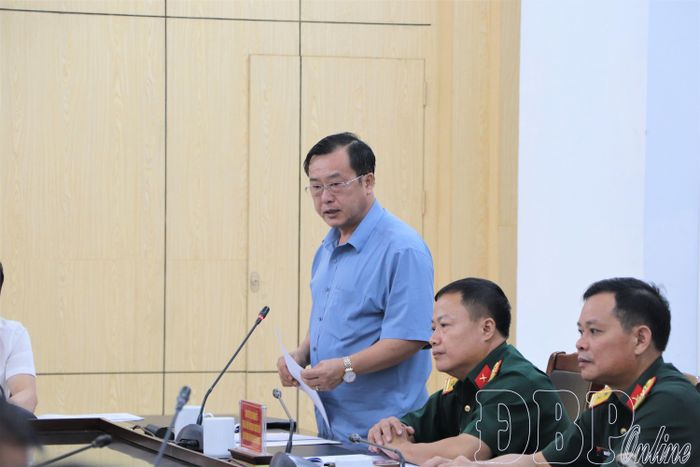 Đồng chí Vừ A Bằng, Ủy viên Ban Thường vụ Tỉnh ủy, Trưởng ban Tuyên giáo và Dân vận Tỉnh ủy, Phó trưởng Tiểu ban phát biểu tại hội nghị.