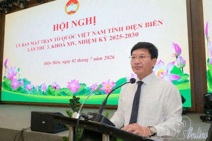 Đồng chí Mùa A Vảng, Ủy viên dự khuyết Ban Chấp hành Trung ương Đảng, Phó Bí thư Tỉnh ủy, Chủ tịch Ủy ban MTTQ Việt Nam tỉnh phát biểu tại hội nghị.