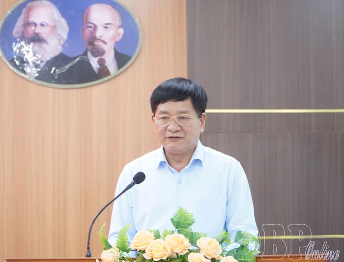 Phó Bí thư Thường trực Tỉnh ủy, Chủ tịch HĐND tỉnh Lê Thành Đô phát biểu tại hội nghị.