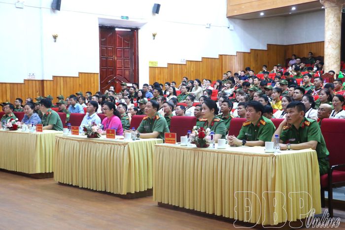 Đại biểu tham dự lễ bế mạc.