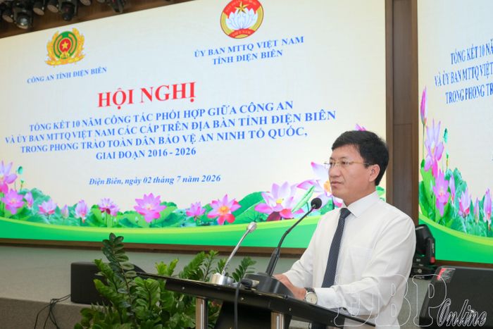 Đồng chí Mùa A Vảng, Ủy viên dự khuyết Ban Chấp hành Trung ương Đảng, Phó Bí thư Tỉnh ủy, Chủ tịch Ủy ban MTTQ Việt Nam tỉnh phát biểu tại hội nghị.