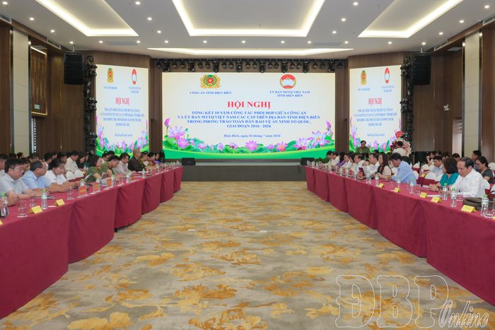 Toàn cảnh hội nghị.
