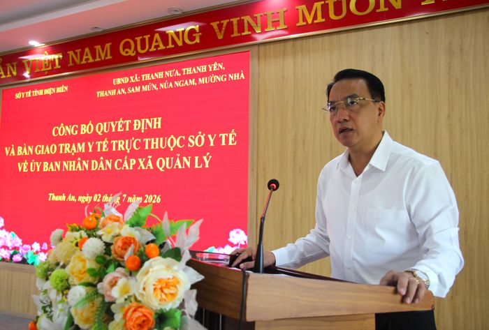 Đồng chí Phạm Giang Nam, Giám đốc Sở Y tế phát biểu tại lễ bàn giao.