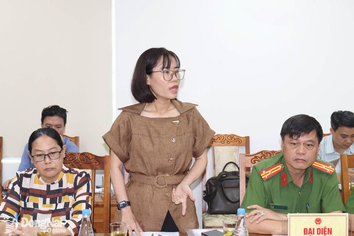 Đại diện Sở Tài chính nêu ý kiến. Ảnh: Hoàng Lộc