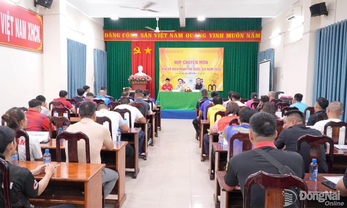 Các đoàn tham dự cuộc họp chuyên môn Giải vô địch Muay trẻ quốc gia năm 2026. Ảnh: Thủy Tiên