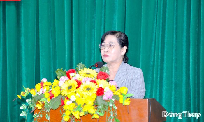Đồng chí Châu Thị Mỹ Phương, Phó Bí thư Tỉnh ủy, Trưởng đoàn Đại biểu Quốc hội tỉnh Đồng Tháp phát biểu chỉ đạo hội nghị. 