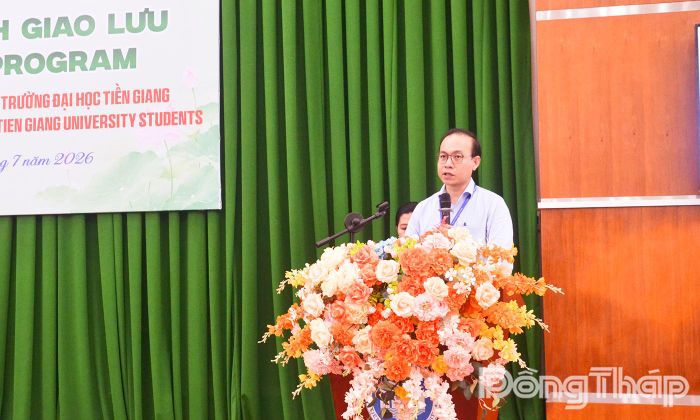Tiến sĩ Cao Nguyên Thi, Phó Hiệu trưởng Trường Đại học Tiền Giang, phát biểu tại chương trình.